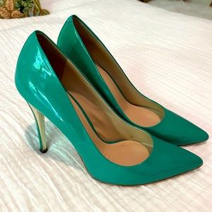 MARCIANO turquoise patent leather heels. Size 8